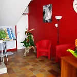 Отель Cit'hotel Le Commerce Сожон