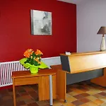 Отель Cit'hotel Le Commerce Сожон
