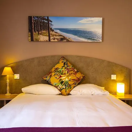 Cit'hotel Le Commerce ホテル