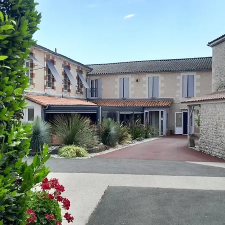 Cit'hotel Le Commerce 2* Saujon