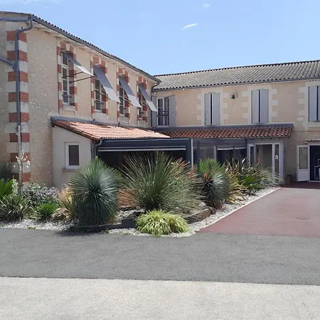 Szálloda Cit'hotel Le Commerce Saujon