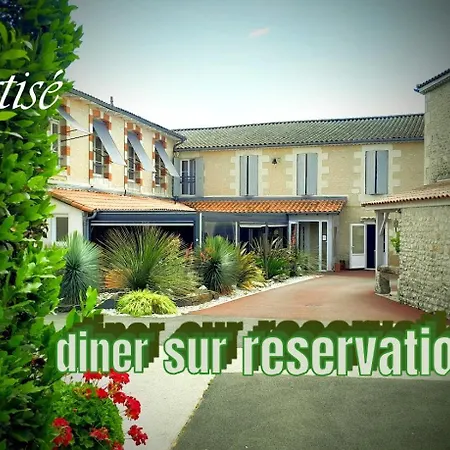 Szálloda Cit'hotel Le Commerce Saujon