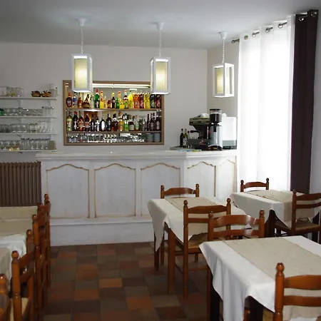 Cit'hotel Le Commerce 2* Saujon