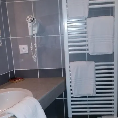 Szálloda Cit'hotel Le Commerce Saujon