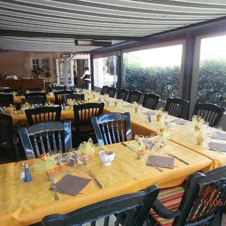 Hotell Cit'hotel Le Commerce Saujon