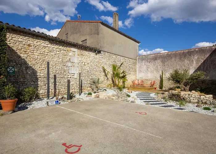 Cit'hotel Le Commerce 2*