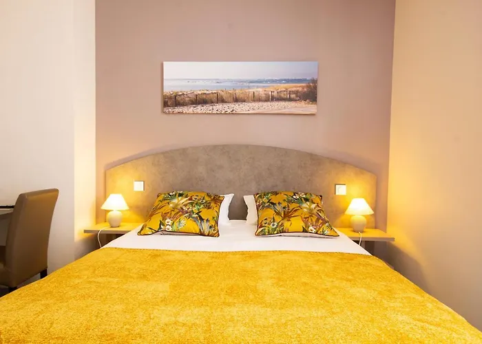 Cit'hotel Le Commerce Hotel