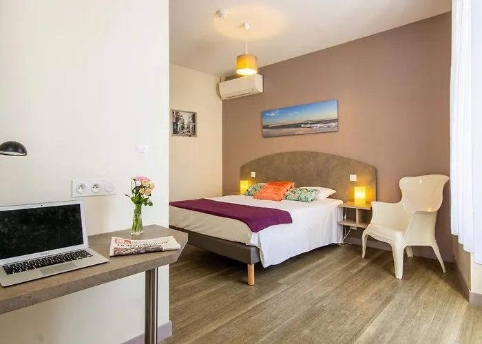 Cit'hotel Le Commerce 2*