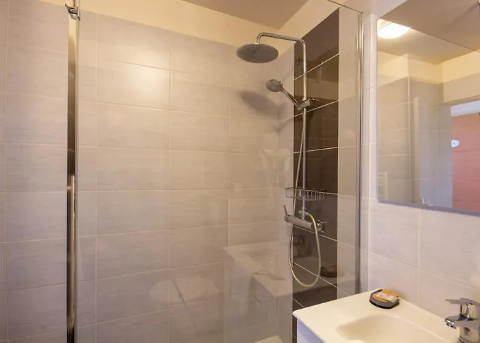 Hotel Cit'hotel Le Commerce Saujon