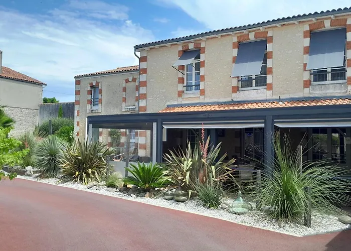 Hotel Cit'hotel Le Commerce Saujon