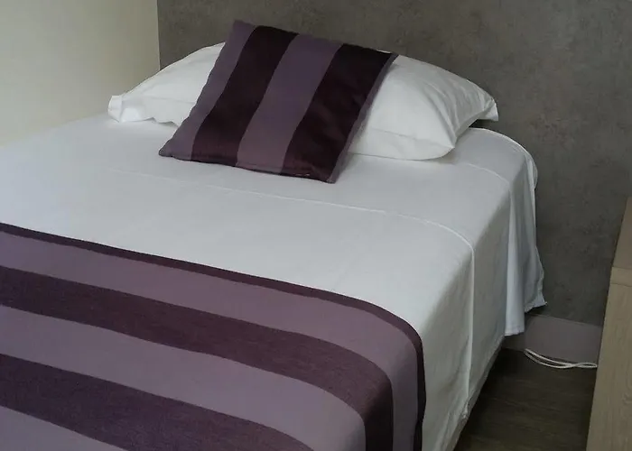 Cit'hotel Le Commerce Hotel 2*